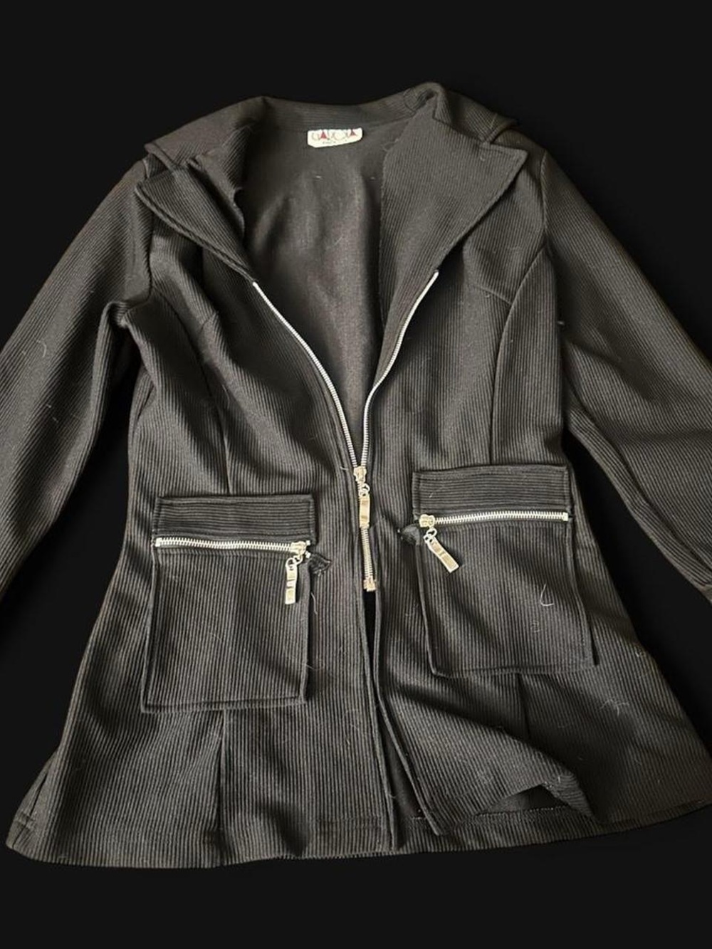 Fitted black vintage blazer